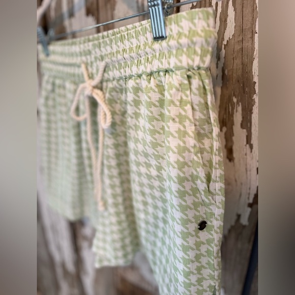 Roxy Lekeitio Beach shorts size medium - Picture 3 of 5